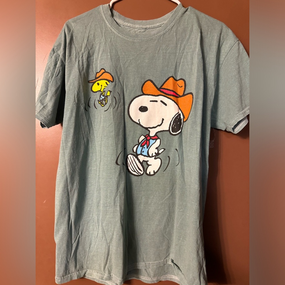 snoopy cowboy shirt size L
